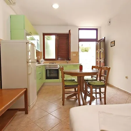 Apartment Fuer 5 Personen Ca 45 Qm In Pula, Istrien Istrische Riviera *