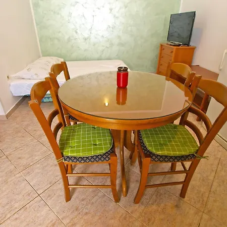 Apartment Fuer 5 Personen Ca 45 Qm In Pula, Istrien Istrische Riviera Pula